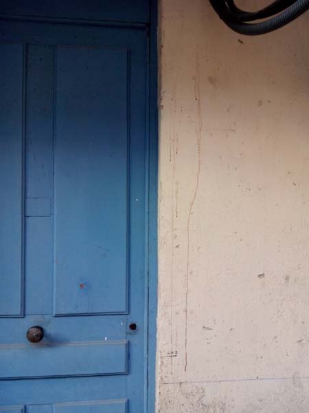 coulure caco contre le mur